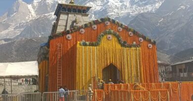 फूलों से सज गया विश्व प्रसिद्ध केदारनाथ धाम, 2 मई को विधि-विधान से खुलेंगे कपाट