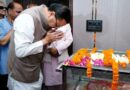 भाजपा के प्रदेश मीडिया प्रभारी की धर्मपत्नी के निधन पर मुख्यमंत्री धामी ने किया गहरा शोक व्यक्त