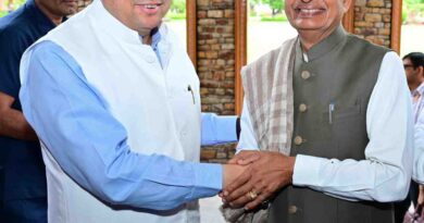 मुख्यमंत्री धामी ने केंद्रीय कृषि एवं कृषक कल्याण मंत्री शिवराज सिंह चौहान का किया स्वागत 