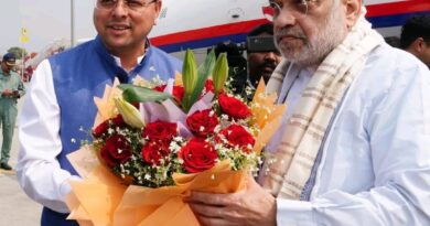 मुख्यमंत्री धामी ने केंद्रीय गृह मंत्री अमित शाह के देवभूमि उत्तराखण्ड आगमन पर जॉलीग्रांट एयरपोर्ट पर किया स्वागत 