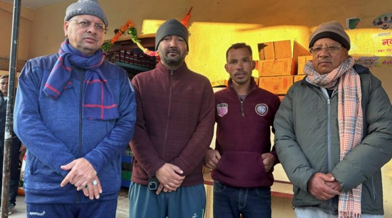 मुख्यमंत्री धामी ने भराड़ीसैंण  में स्थानीय लोगों से की मुलाकात, विभिन्न योजनाओं का लिया फीडबैक