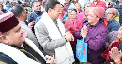 मुख्यमंत्री धामी पहुंचे भारत के प्रथम सीमांत गांव माणा, विकास कार्यों का लिया जायजा