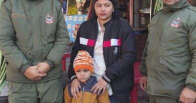 भीड़ में खोए 5 वर्षीय बालक को केदारनाथ धाम में ड्यूटीरत पुलिस बल ने चंद घंटों में ढूंढ निकाला, परिजनों के चेहरे पर लौटी मुस्कान