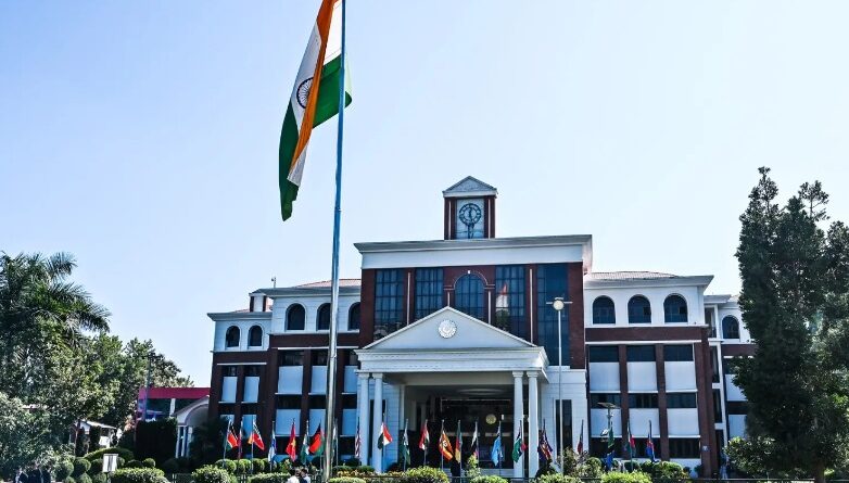 ग्राफिक एरा- टीएचई एशिया रैंकिंग बैंड 200–250 में शामिल