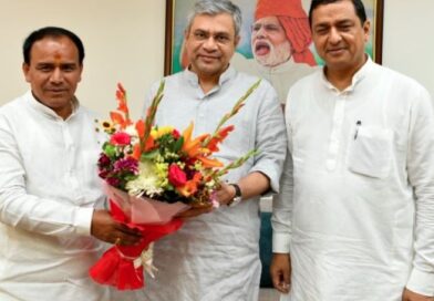 केन्द्रीय रेल मंत्री अश्विनी वैष्णव से मिले कैबिनेट मंत्री डाॅ. धन सिंह और सांसद अनिल बलूनी