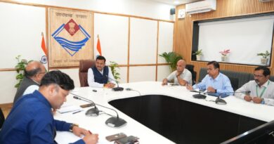 मुख्य सचिव आनंद बर्द्धन ने ग्लेशियर झीलों की निगरानी पर दिए सख्त निर्देश