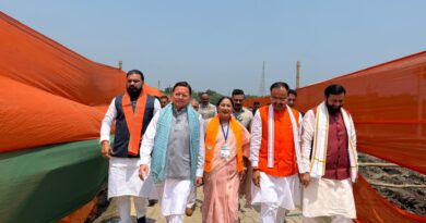पश्चिम बंगाल शपथ ग्रहण समारोह में शामिल हुए मुख्यमंत्री धामी