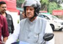 ईंधन बचत का संदेश देने स्कूटी से कैंप कार्यालय पहुंचे कृषि मंत्री गणेश जोशी
