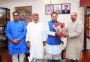 पर्यटन मंत्री सतपाल महाराज ने मुख्यमंत्री धामी को सौंपा 367995 की धनराशि का चैक