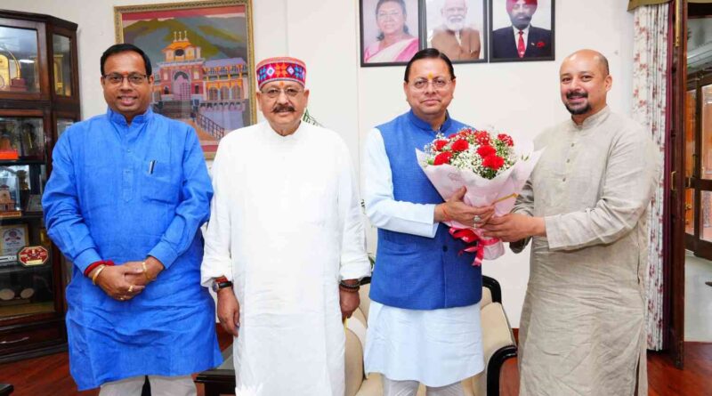 पर्यटन मंत्री सतपाल महाराज ने मुख्यमंत्री धामी को सौंपा 367995 की धनराशि का चैक