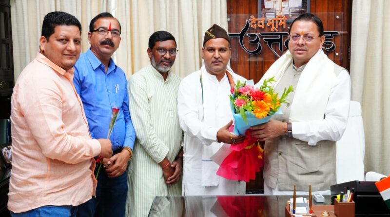 मुख्यमंत्री धामी से विधानसभा क्षेत्रों के विधायकों ने की शिष्टाचार भेंट