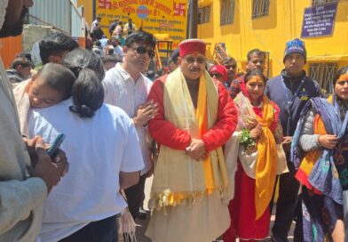 पर्यटन मंत्री सतपाल महाराज ने केदारनाथ और बद्रीनाथ के विधिवत पूजा-अर्चना कर की सुख-समृद्धि की कामना 