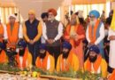 ऋषिकेश से हरि झंडी दिखाकर हेमकुण्ड साहिब यात्रा के लिये रवाना हुयी संगत