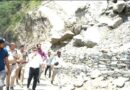 जिलाधिकारी विशाल मिश्रा पहुंचे ग्राउंड जीरो, लैंडस्लाइड क्षेत्र का किया स्थलीय निरीक्षण, अधिकारियों को दिए सख्त निर्देश