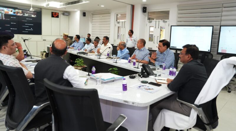 मानसून सीजन को देखते हुए यात्रा को सुचारू रखने के लिए पहले से की जाएं तैयारियां: मुख्य सचिव आनन्द बर्द्धन
