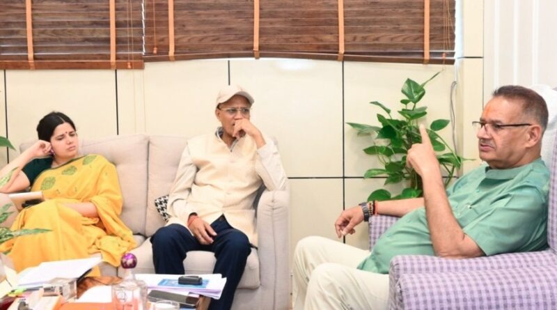 कृषि एवं उद्यान विभाग के अधिकारियों के साथ कृषि मंत्री गणेश जोशी ने की समीक्षा बैठक 