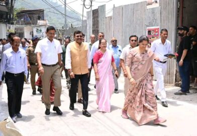 मुख्य सचिव आनंद बर्द्धन ने टिहरी गढ़वाल में बजरंग सेतु और हिलांस हिमालयन भोजनालय का किया स्थलीय निरीक्षण