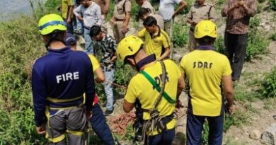 मसूरी रोड पर दर्दनाक हादसा, गहरी खाई में गिरी कार, चार लोगों की मौत