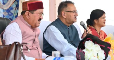 जनता के बीच पहुंचे प्रभारी मंत्री गणेश जोशी, जखोली में जनकल्याण शिविर के माध्यम से सुनीं क्षेत्रीय समस्याएं