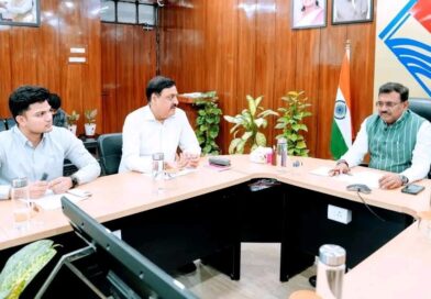 मुख्य सचिव आनन्द बर्द्धन ने नागरिक उड्डयन विभाग की ली समीक्षा बैठक