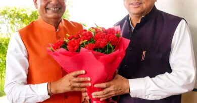 केंद्रीय कृषि मंत्री शिवराज सिंह चौहान का जॉलीग्रांट एयरपोर्ट पर मुख्यमंत्री धामी ने किया स्वागत