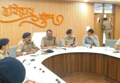 आईजी एसटीएफ निलेश आनंद भरणे एवं डीआईजी लॉ एंड ऑर्डर धीरेंद्र सिंह गुंज्याल पहुंचे हरिद्वार, श्रद्धालुओं की सुविधाओं को लेकर दिए आवश्यक दिशा-निर्देश