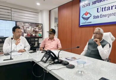 कैबिनेट मंत्री मदन कौशिक ने राज्य आपातकालीन परिचालन केंद्र पहुंचकर टीएचडीसी टनल के राहत एवं बचाव कार्यों की ली समीक्षा