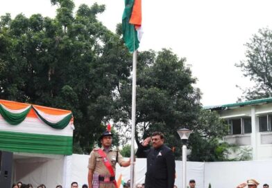 मुख्य सचिव आनंद बर्द्धन ने स्वतंत्रता दिवस के अवसर पर सचिवालय परिसर में किया ध्वजारोहण