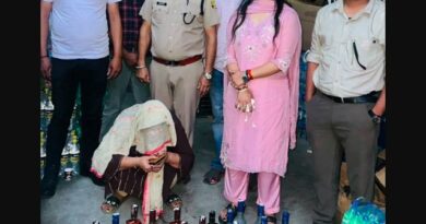 प्रेमनगर क्षेत्र में आबकारी विभाग की छापेमारी, 19 पेटी शराब बरामद