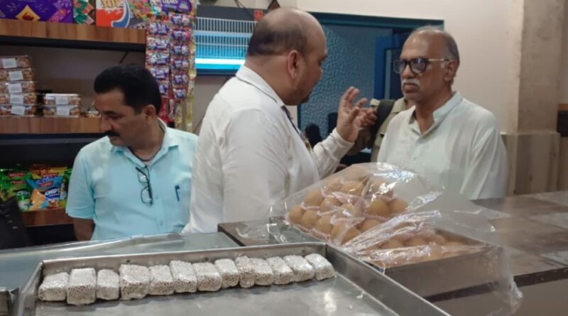 मुख्यमंत्री धामी के निर्देशों पर श्रीनगर व कोटद्वार में खाद्य सुरक्षा विभाग की कार्रवाई
