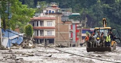 नेपाल की तबाही में भारत बना सहारा, 10 टन राहत सामग्री लेकर पहुंची भारतीय वायुसेना