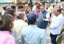चिड़ोंवाली के मंदाकिनी विहार में क्षतिग्रस्त पुल का कैबिनेट मंत्री गणेश जोशी ने किया निरीक्षण
