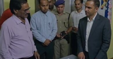 जिलाधिकारी आशीष कुमार भट्टगाई ने जिला अस्पताल का किया औचक निरीक्षण, व्यवस्थाओं का लिया जायजा 