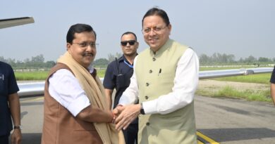 मुख्यमंत्री धामी ने राष्ट्रीय अध्यक्ष भाजपा नितिन नवीन के पंतनगर एयरपोर्ट पर किया स्वागत