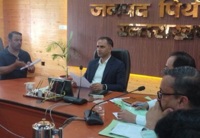 जनसुनवाई में डीएम आशीष भटगांई ने सुनीं आमजन की समस्याएं, अधिकारियों को दिए समयबद्ध निस्तारण के निर्देश