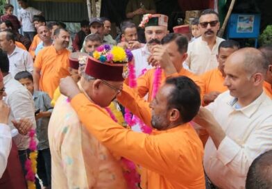 धर्मस्व मंत्री सतपाल महाराज ने जागड़ा मेले के दो दिवसीय आयोजन के दूसरे दिन छत्रधारी चालदा महासू महाराज के दर्शन कर की पूजा अर्चना 