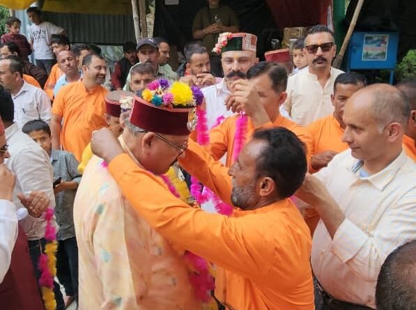 धर्मस्व मंत्री सतपाल महाराज ने जागड़ा मेले के दो दिवसीय आयोजन के दूसरे दिन छत्रधारी चालदा महासू महाराज के दर्शन कर की पूजा अर्चना 