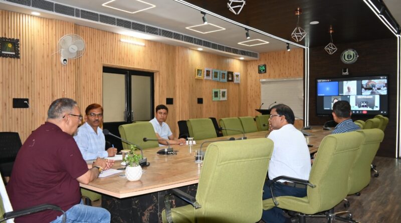 द्वितीय चरण की यात्रा को लेकर कैबिनेट मंत्री गणेश जोशी ने वीडियो कॉन्फ्रेंसिंग के माध्यम से की श्री केदारनाथ धाम यात्रा व्यवस्थाओं की समीक्षा बैठक