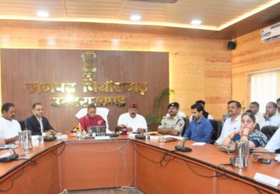 “अधिकारी आंगन का मिलन” कार्यक्रम की गंभीरता को ध्यान मे रखते हुए इसको वृहद स्तर पर करें प्रचारित- प्रसारित-प्रभारी मंत्री रेखा आर्या