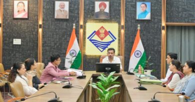 वन भूमि हस्तांतरण के लंबित प्रकरणों के निस्तारण में लाएं तेजी- जिलाधिकारी डॉ. आशीष चौहान