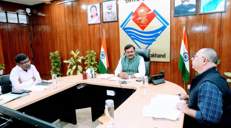 नैनीताल दूषित पेयजल प्रकरण पर मुख्य सचिव आनन्द बर्द्धन ने ली अधिकारियों के साथ बैठक