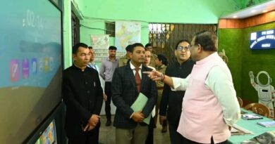 मुख्य सचिव आनंद बर्द्धन का सीमांत जनपद दौरा, चिन्यालीसौड़ हवाई पट्टी की वर्तमान व्यवस्थाओं तथा योजनाओं का  किया स्थलीय निरीक्षण 