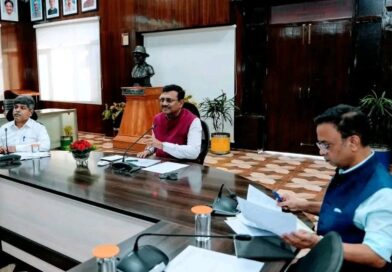 अतिक्रमण हटाने के बाद दोबारे कब्जे पर जिम्मेदारी तय, DM जिलास्तर पर करेंगे मॉनिटरिंग, मुख्य सचिव आनन्द बर्द्धन ने पार्किंग योजनाओं में तेजी के दिए निर्देश 