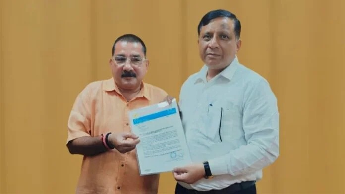उत्तराखण्ड में सूचीबद्ध न्यूज पोर्टलों को जल्द जारी होंगे सम्मानजनक राशि के विज्ञापन, उत्तराखण्ड श्रमजीवी पत्रकार यूनियन की मांग पर लगी मुहर