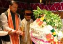 प्रधानमंत्री मोदी के 25 वर्ष के सार्वजनिक जीवन पर सीएम धामी ने काशी विश्वनाथ मंदिर में की पूजा