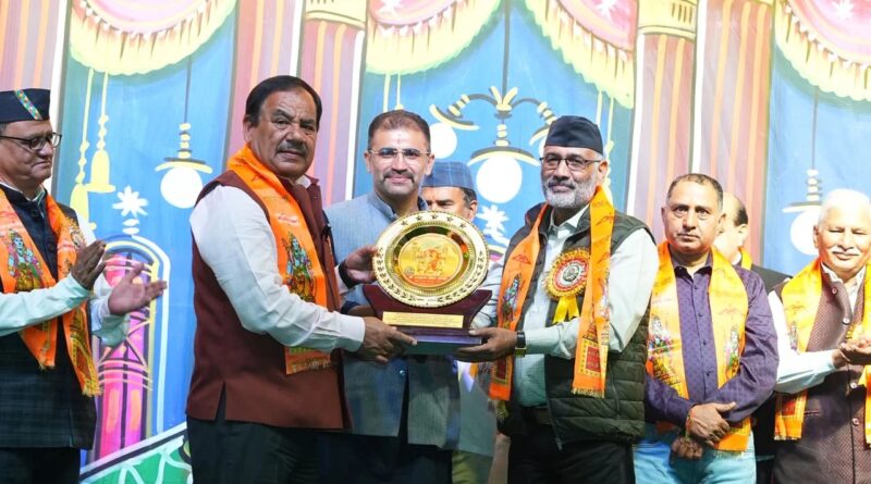 राज्य आंदोलनकारियों के सम्मान के साथ मनाया रामलीला महोत्सव का तृतीय दिवस