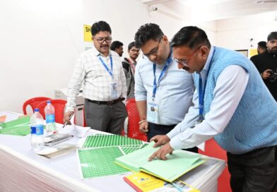 जिलाधिकारी विशाल मिश्रा ने रुद्रप्रयाग में ईवीएम एवं वीवीपैट की प्रथम स्तरीय जांच का किया निरीक्षण